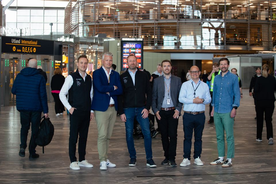 Foto av kommersielt team i Avinor og Alpinco