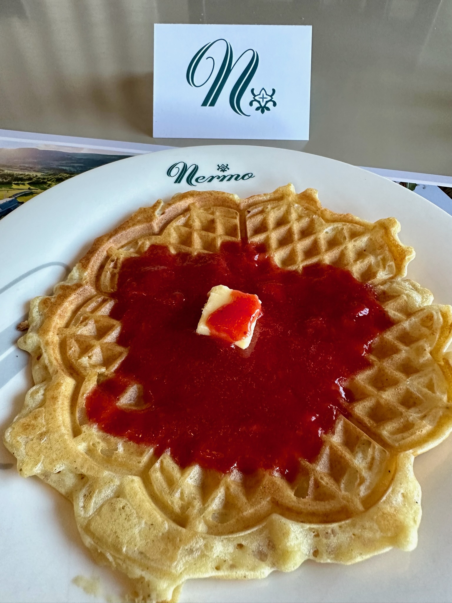 Norwegian waffle for breakfast at Nermo hotell