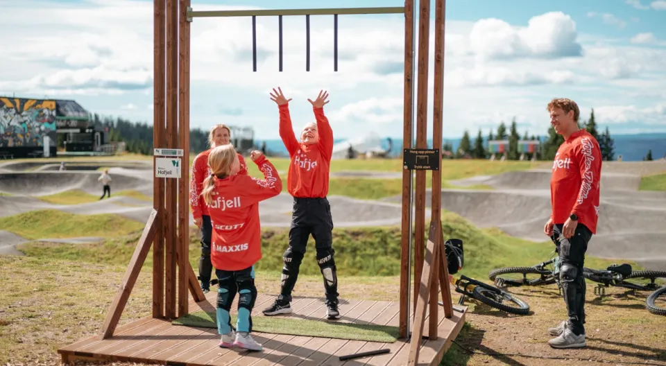 Familie i Hafjell på overnatting i fjellet nær Hunderfossen.