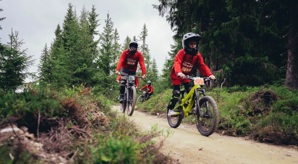 Sykkel Hafjell sommer redshirt bikepark