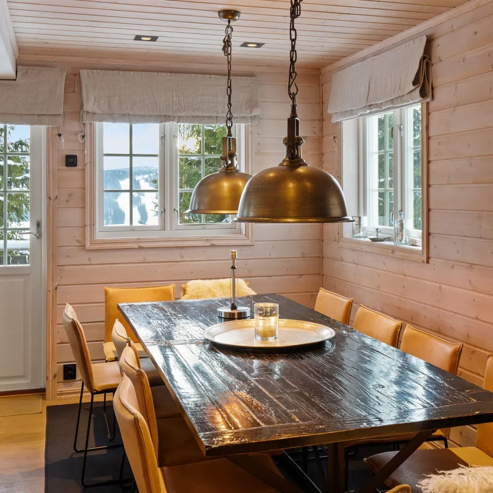 SVARTSKARDVEGEN 387