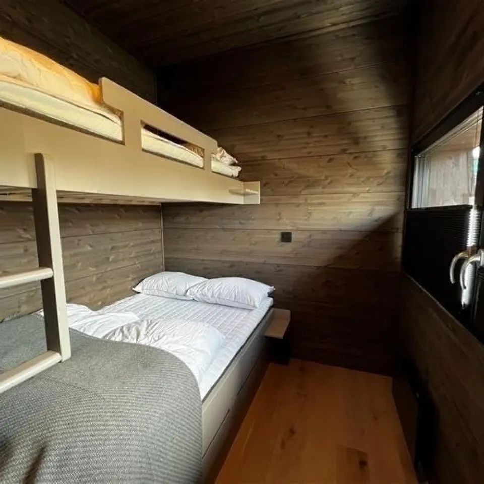 MOSETERTOPPEN BACKYARD 90D