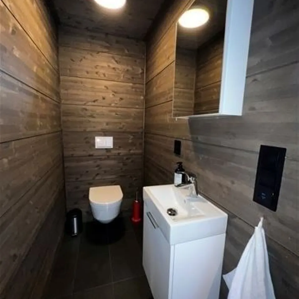 MOSETERTOPPEN BACKYARD 90D