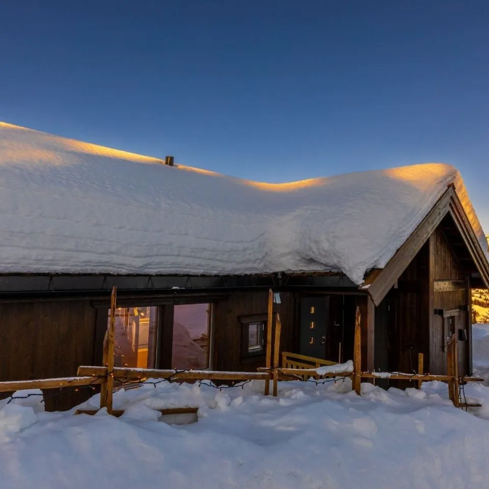 KVITFJELL VARDEN LODGE