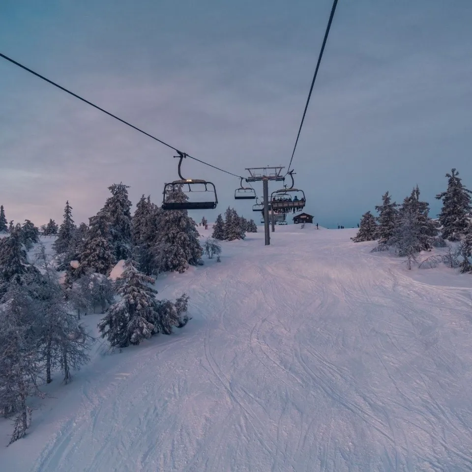 VARDEN FJELLANDSBY 218