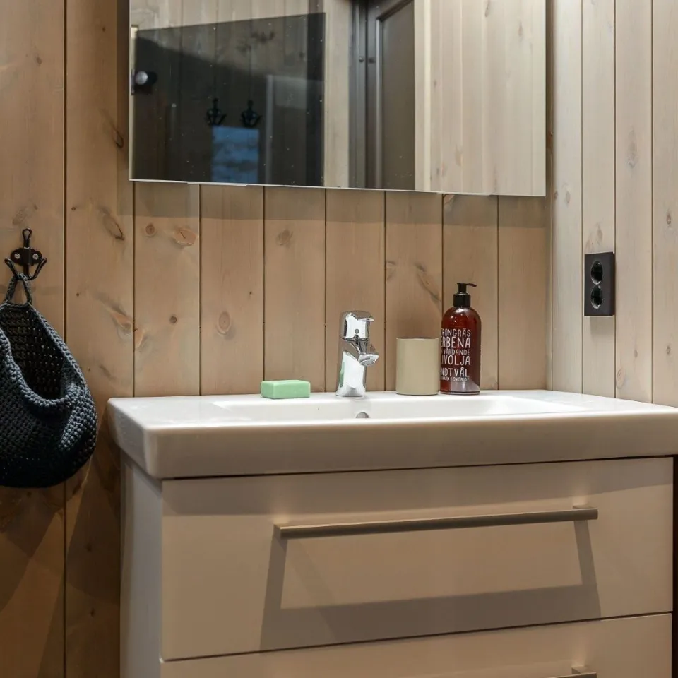 VARDEN FJELLANDSBY 208