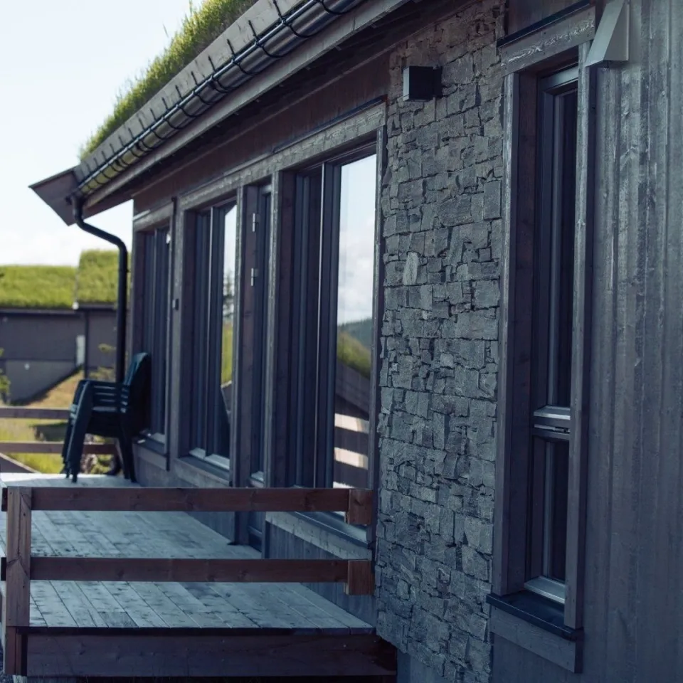 VARDEN FJELLANDSBY 208