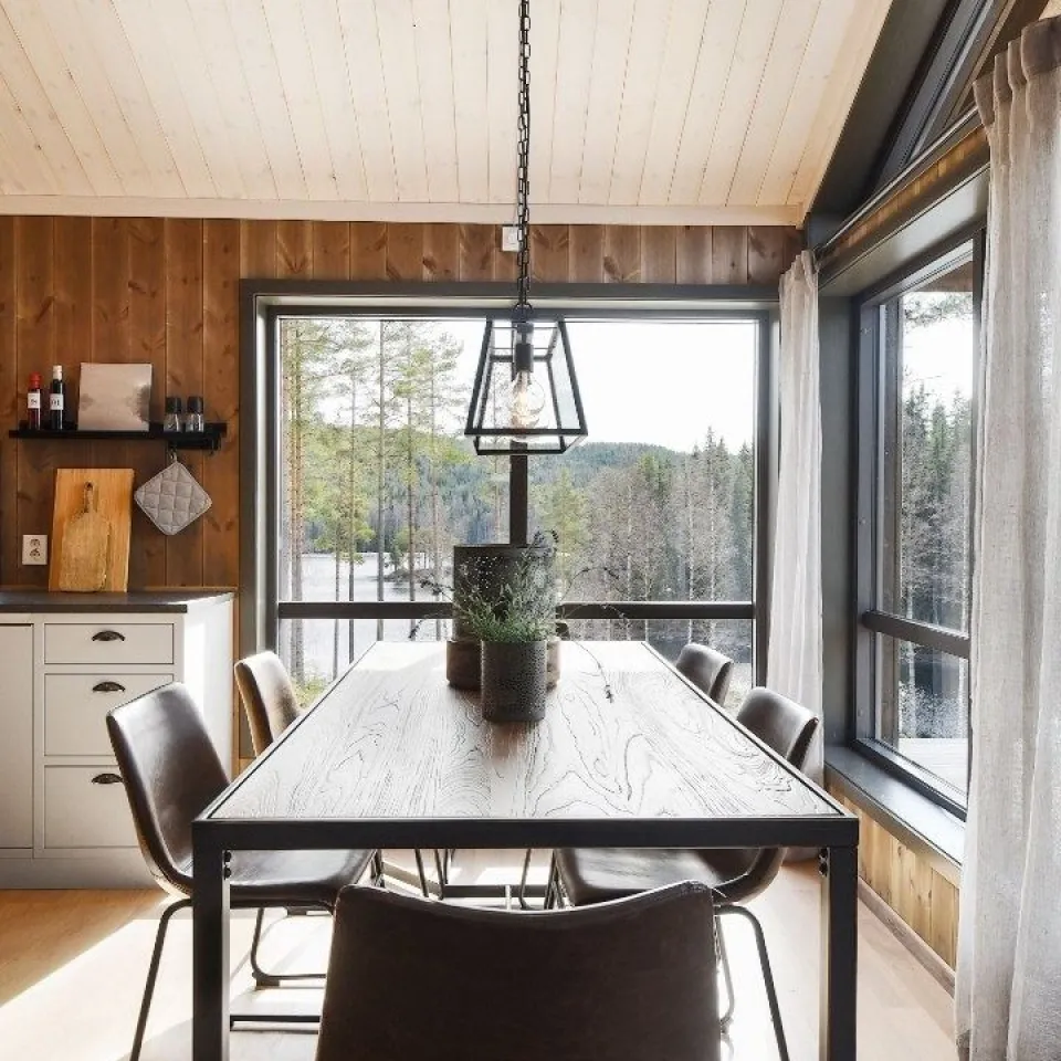 VARDEN FJELLANDSBY 210