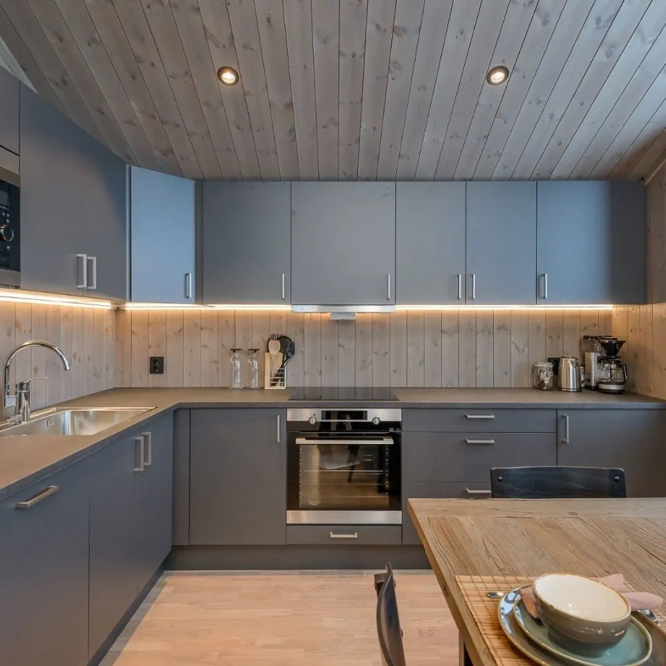 VARDEN FJELLANDSBY 226