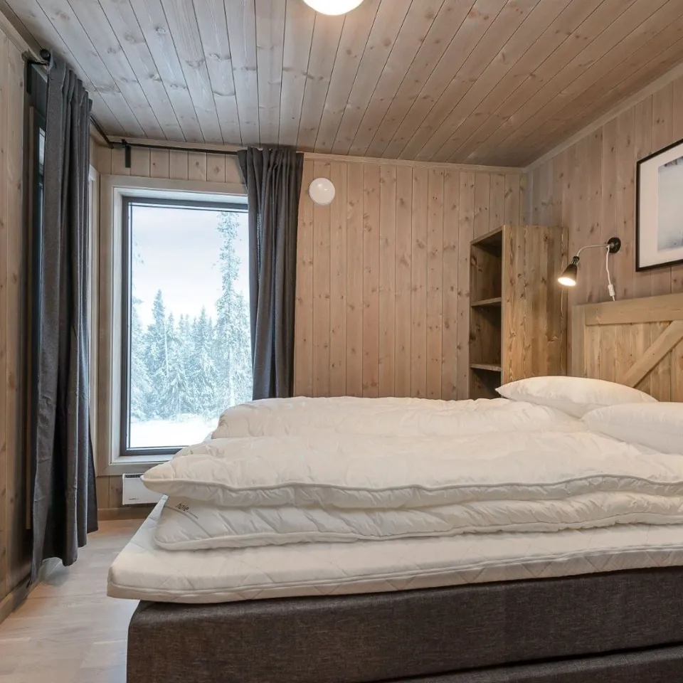 VARDEN FJELLANDSBY 228