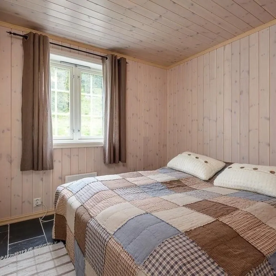 BJØNNLITJØNNVEGEN 33