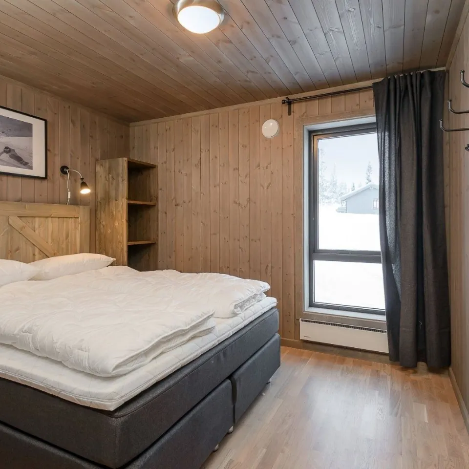 VARDEN FJELLANDSBY 220