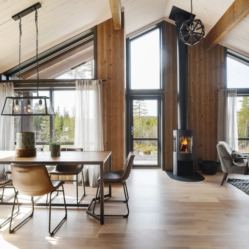 VARDEN FJELLANDSBY 206