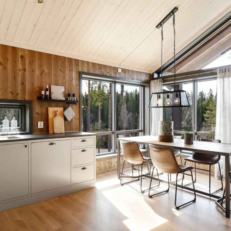 VARDEN FJELLANDSBY 206