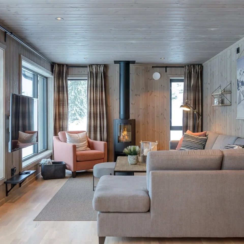 VARDEN FJELLANDSBY 232