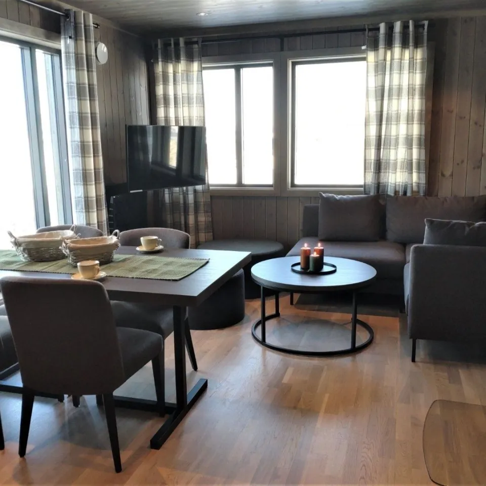 VARDEN FJELLANDSBY ANNEKS 214B