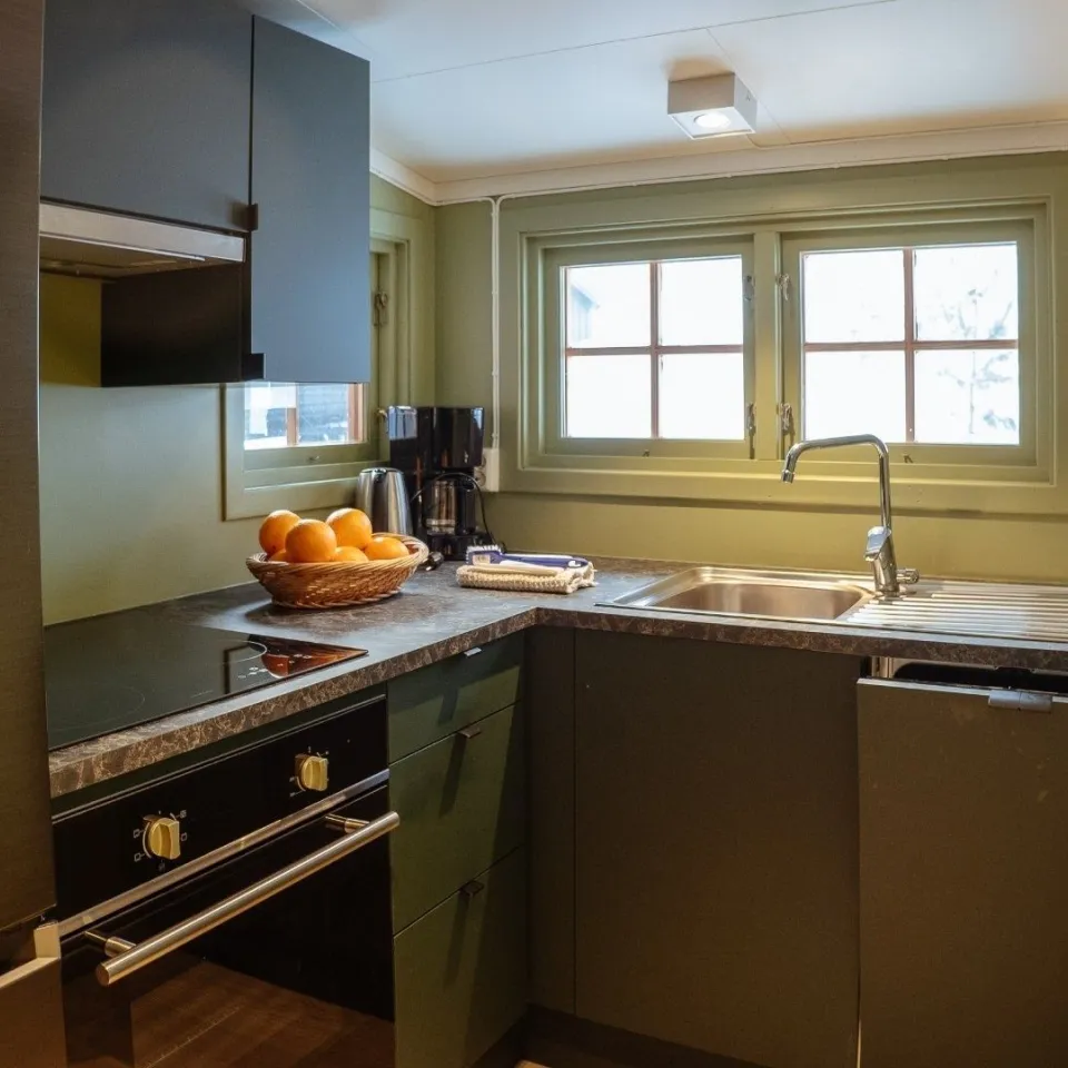 Helårshytte Høgsveen for 6 personer med dusj og wc