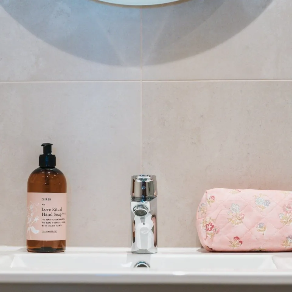 Helårshytte for 8 personer med dusj og wc