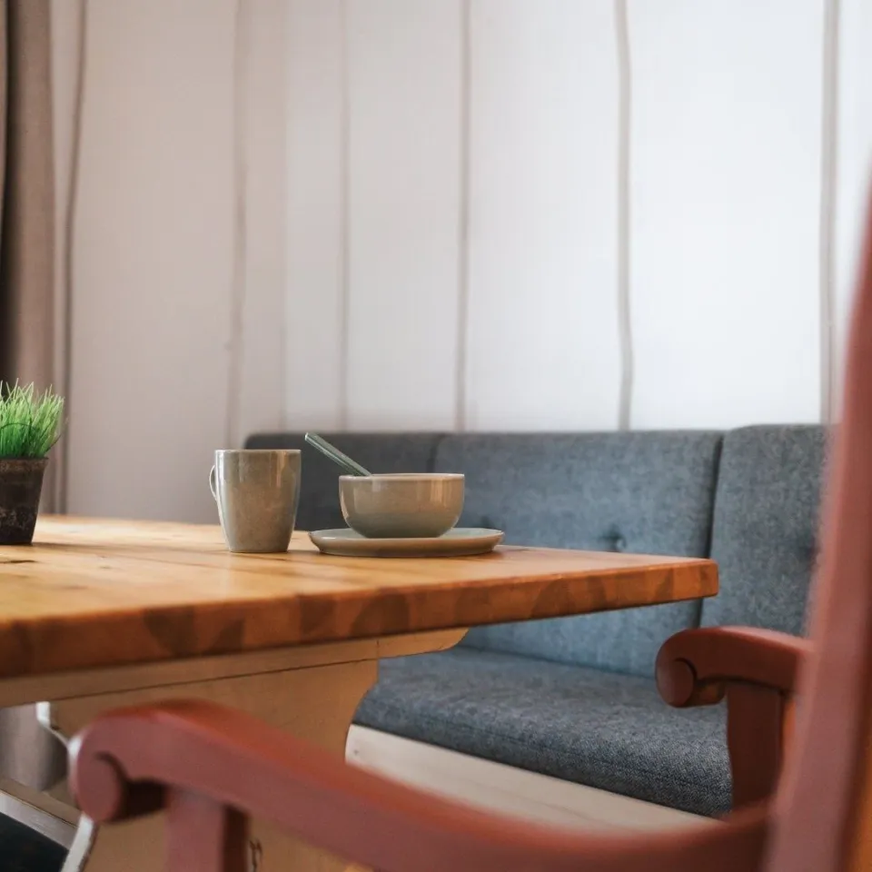 Renovert Helårshytte for 4 personer med dusj og wc