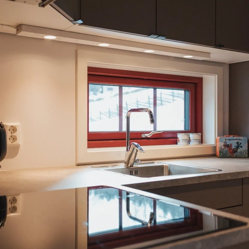 Renovert Helårshytte for 4 personer med dusj og wc