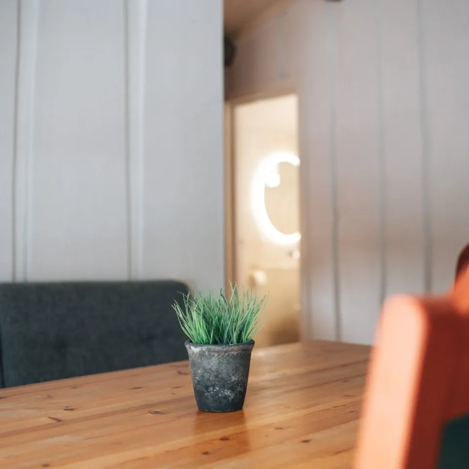 Renovert Helårshytte for 4 personer med dusj og wc