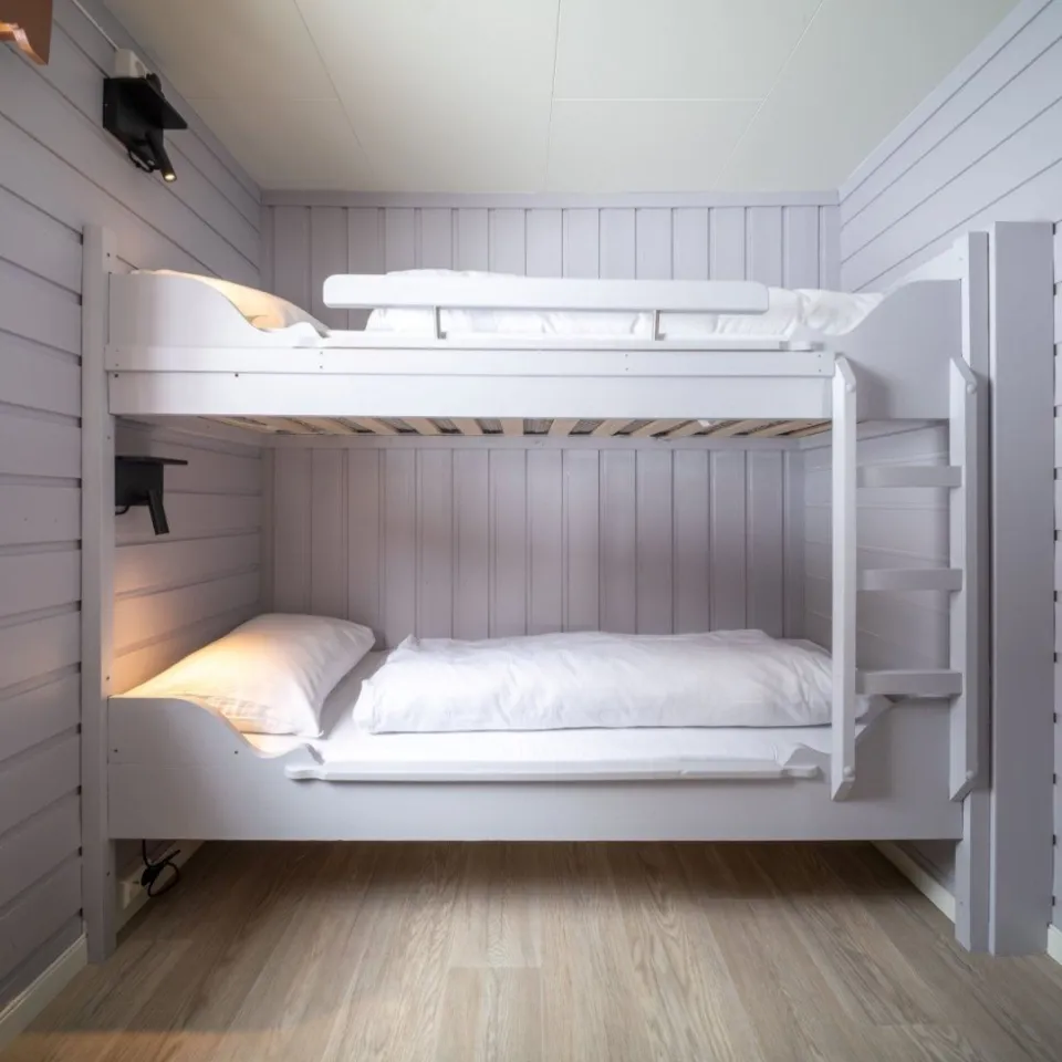 Renovert Helårshytte for 4 personer med dusj og wc