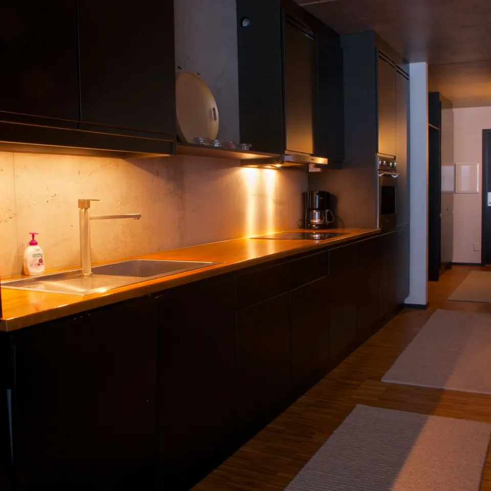 STUDIO H A105