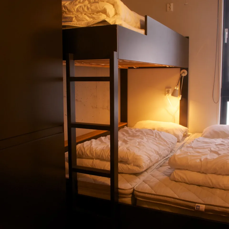 STUDIO H A105