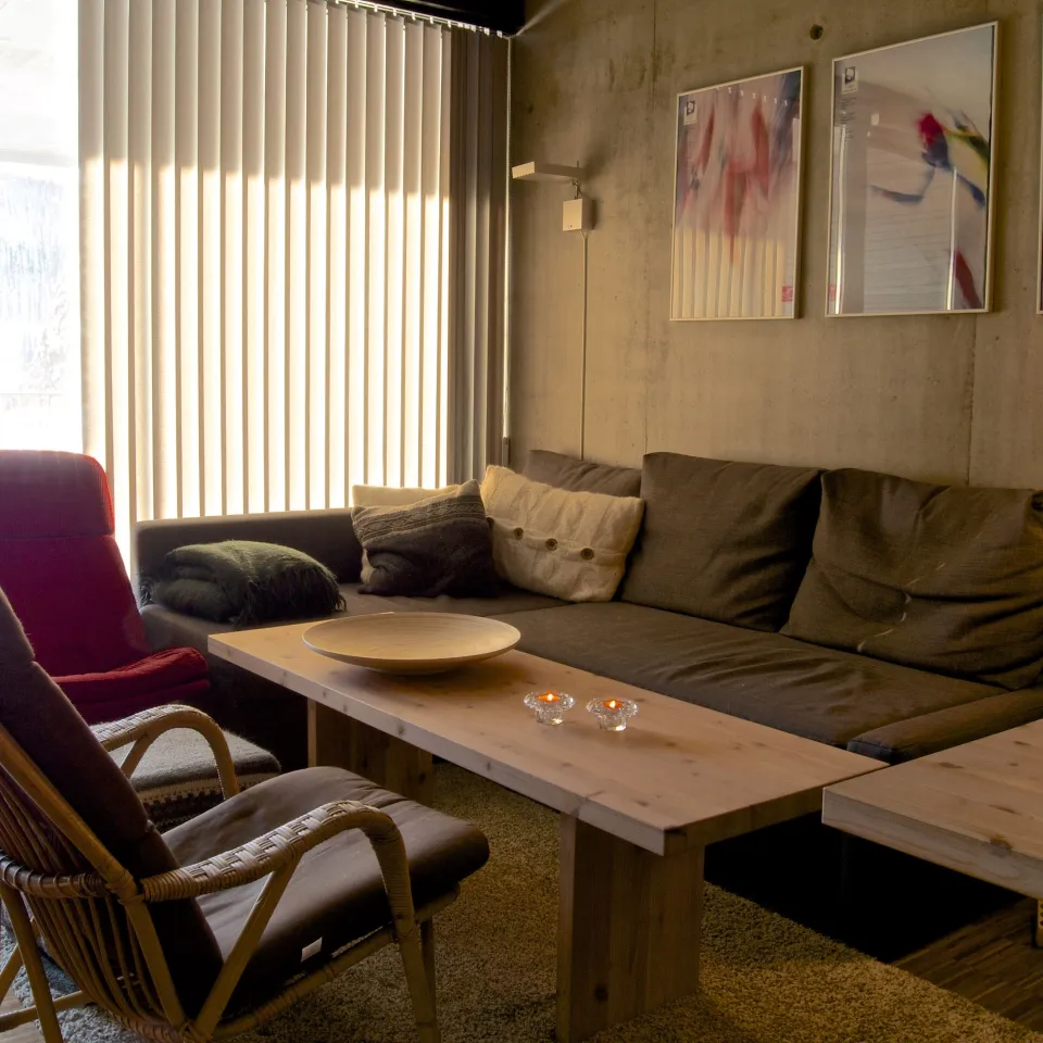 STUDIO H B300