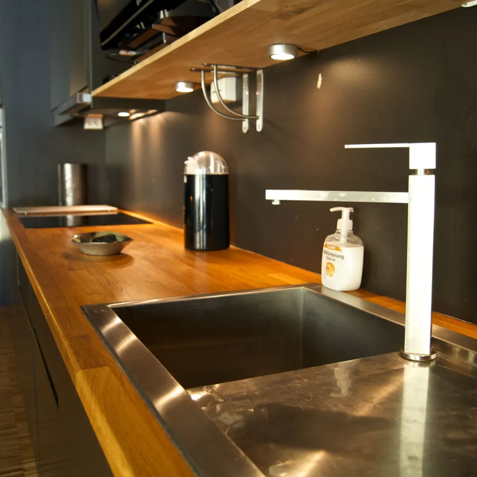 STUDIO H B300