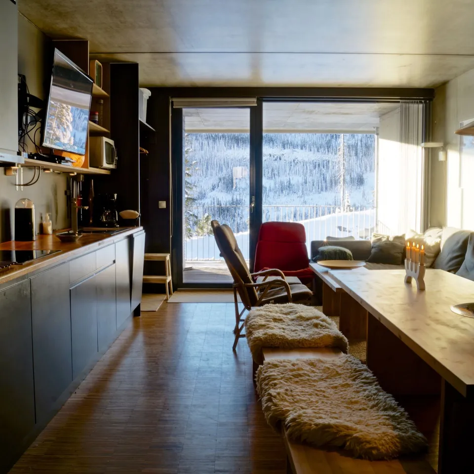 STUDIO H B300