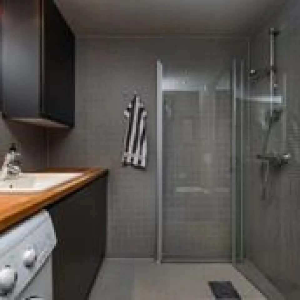STUDIO H A208