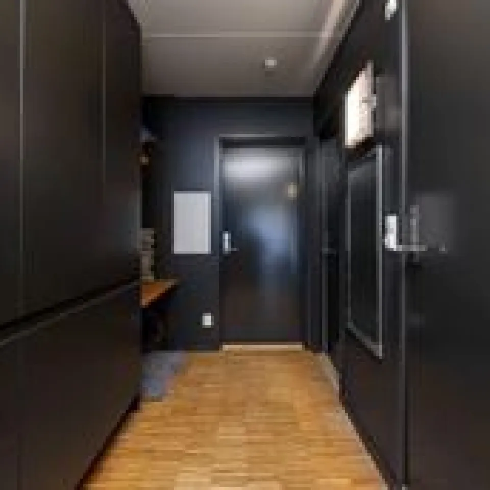 STUDIO H A208