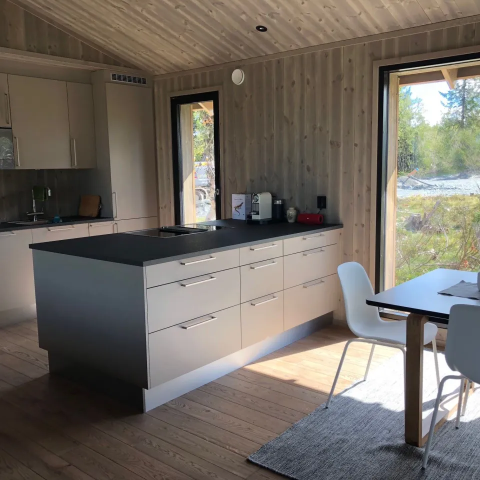 Stue, kjøkken