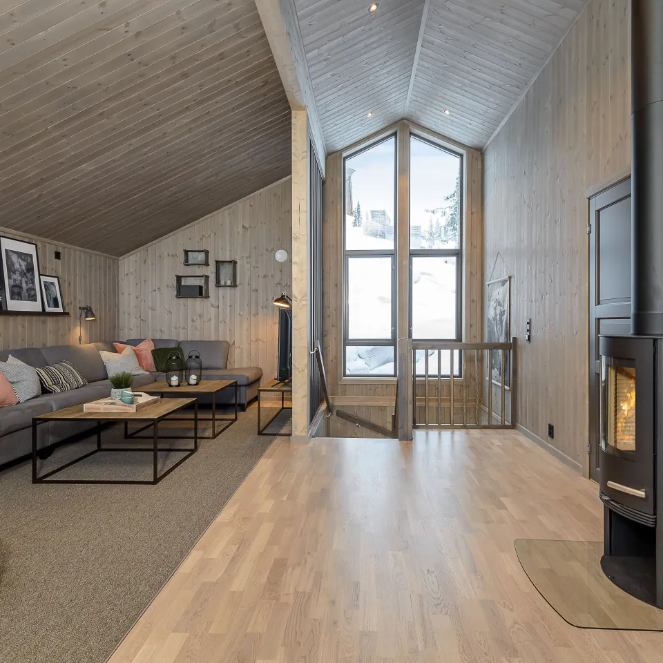 VARDEN FJELLANDSBY 212A