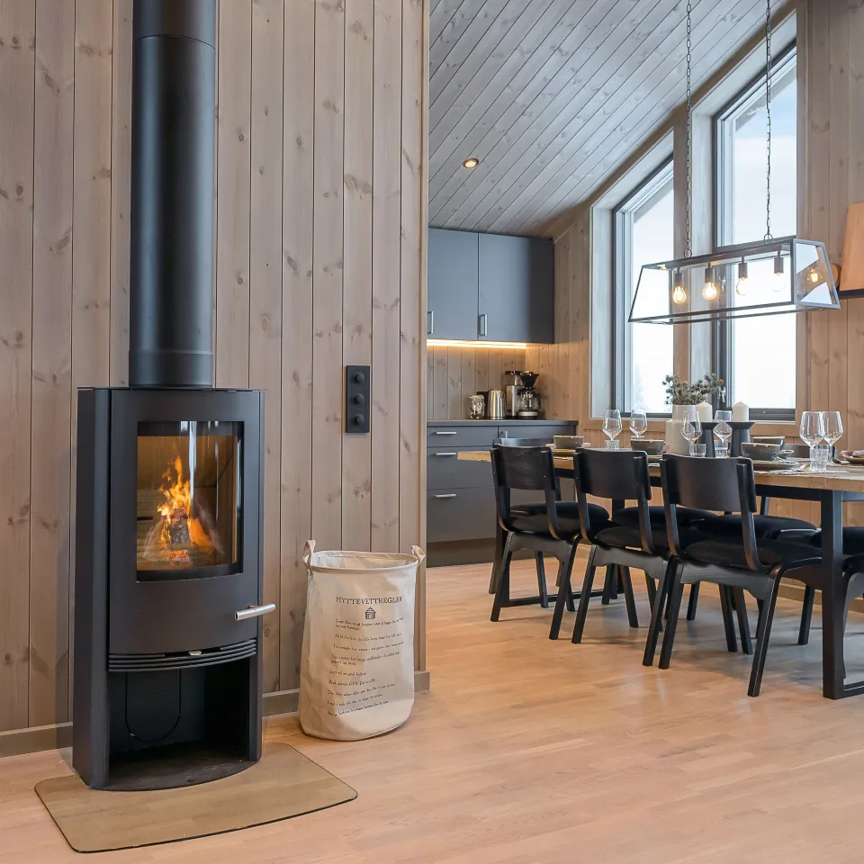 VARDEN FJELLANDSBY 212A