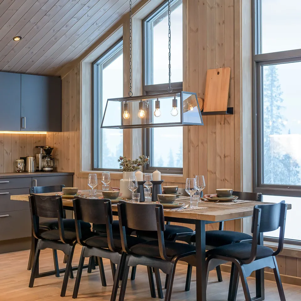 VARDEN FJELLANDSBY 212A
