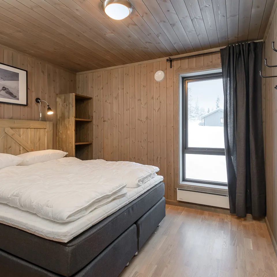VARDEN FJELLANDSBY 212A