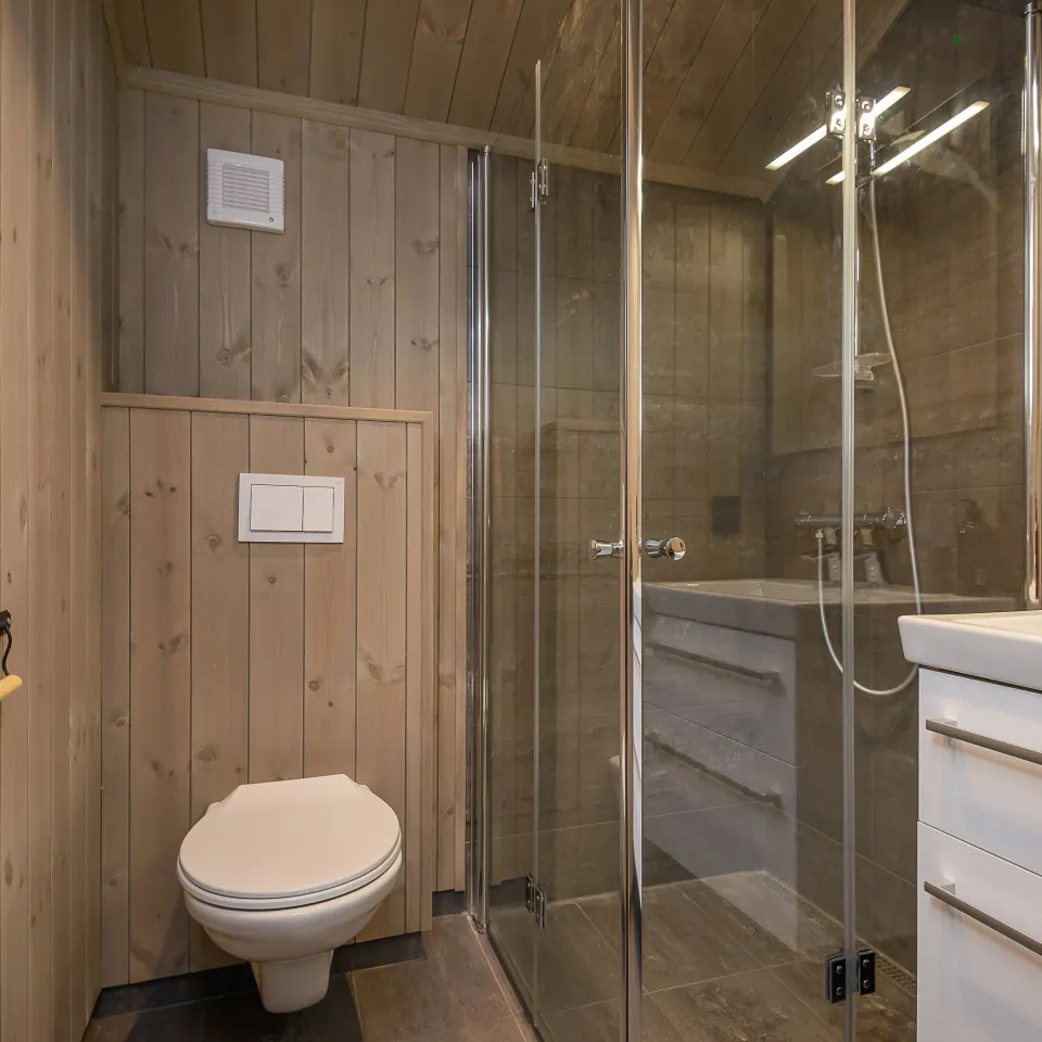 VARDEN FJELLANDSBY 212A