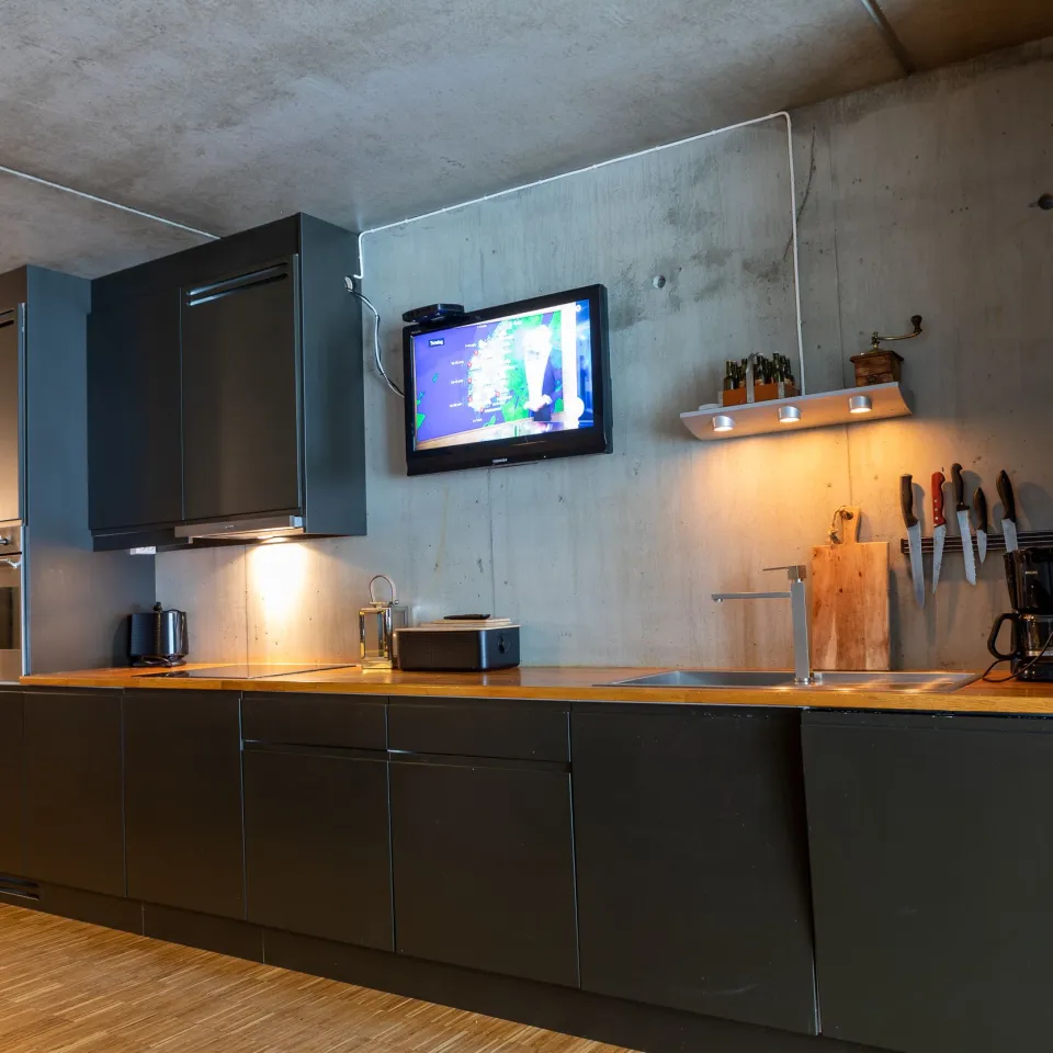 STUDIO H B203