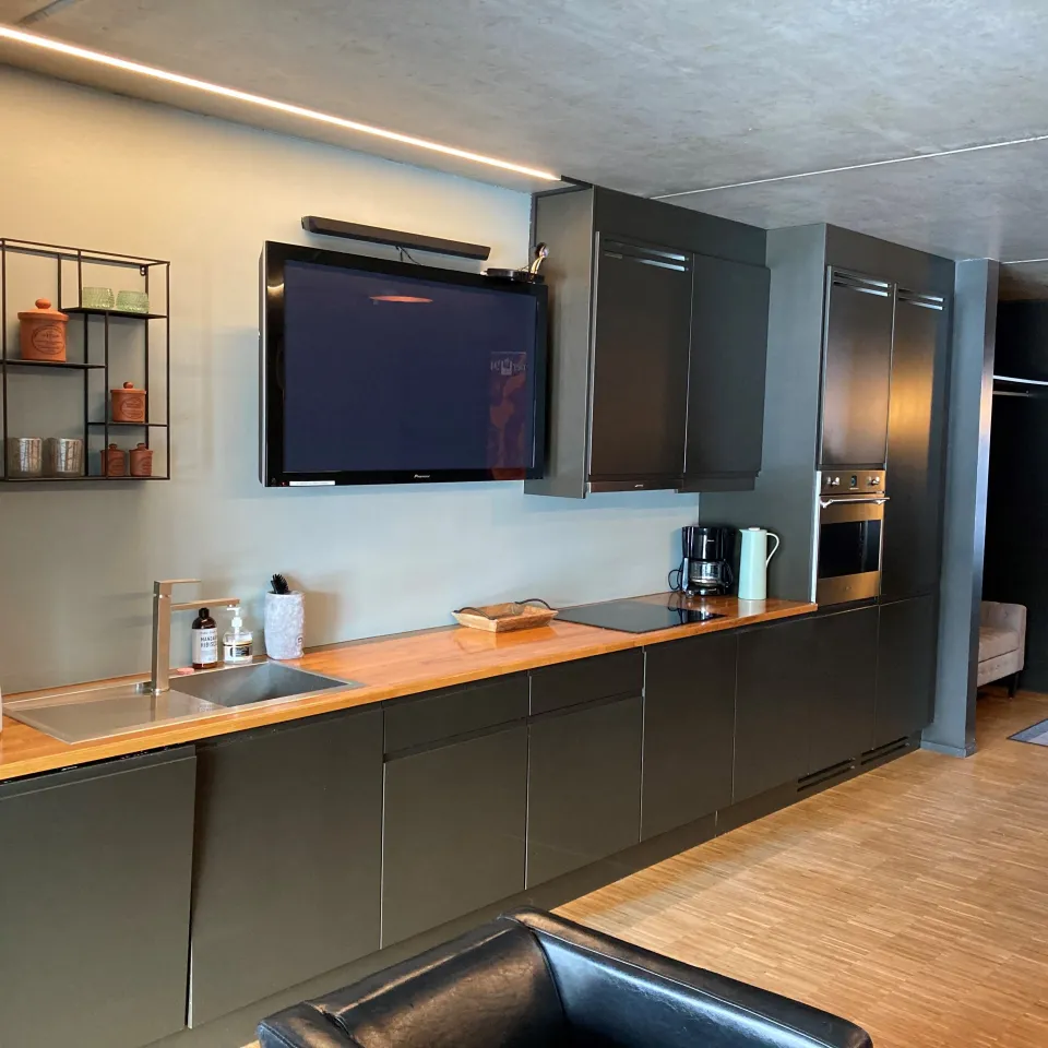 STUDIO H A302