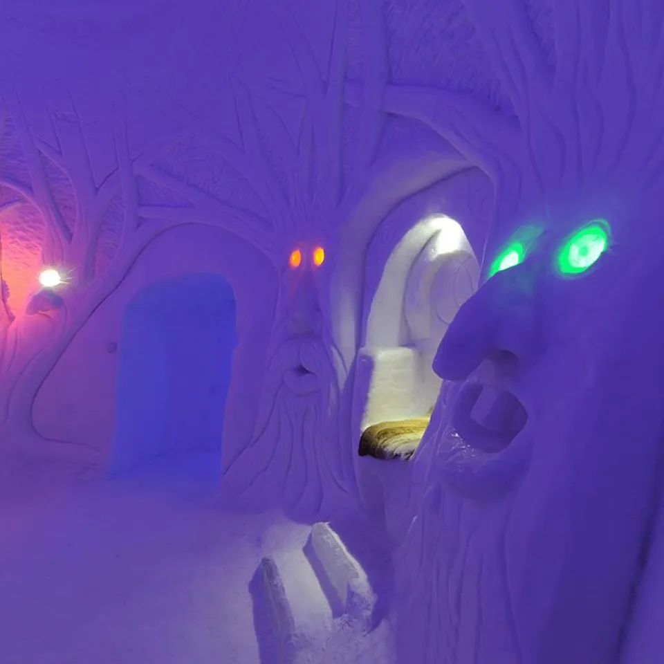 Pakke med overnatting i Snøhotellet Familierom