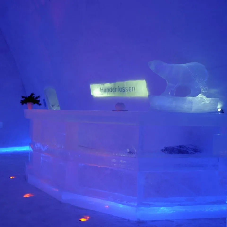 Pakke med overnatting i Snøhotellet Familierom