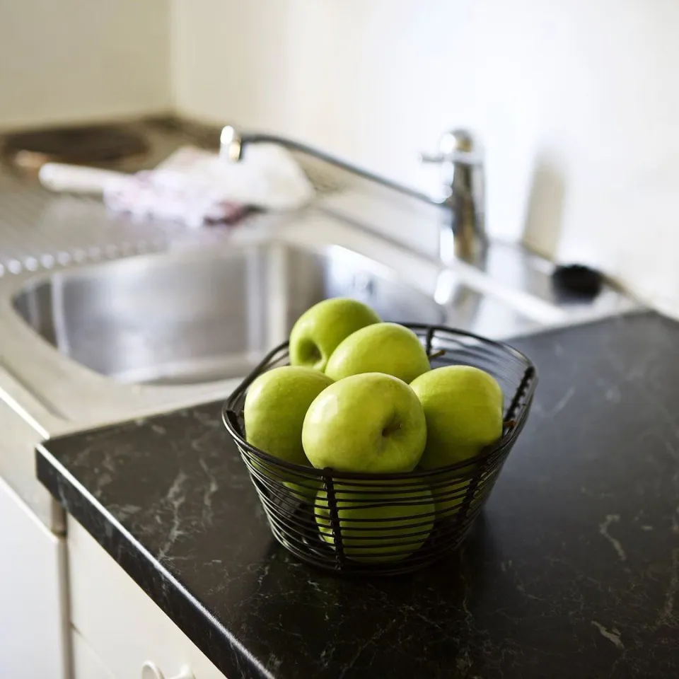 Helårshytte for 4 personer med dusj og wc