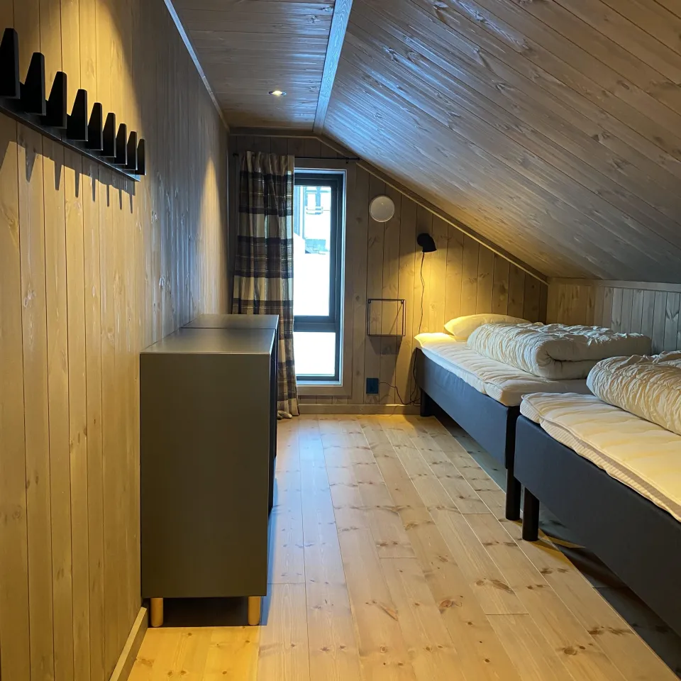 VARDEN 48
