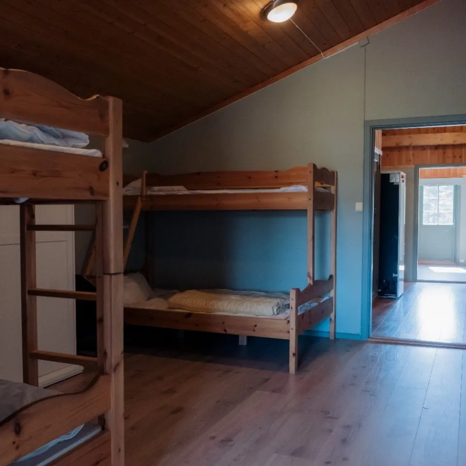Leilighet med 10 sengeplasser på 2.etasje i campingbygget