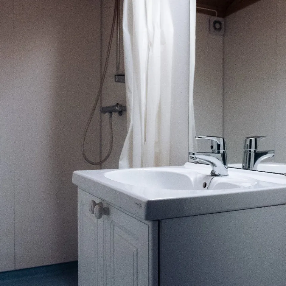 Leilighet med 10 sengeplasser på 2.etasje i campingbygget