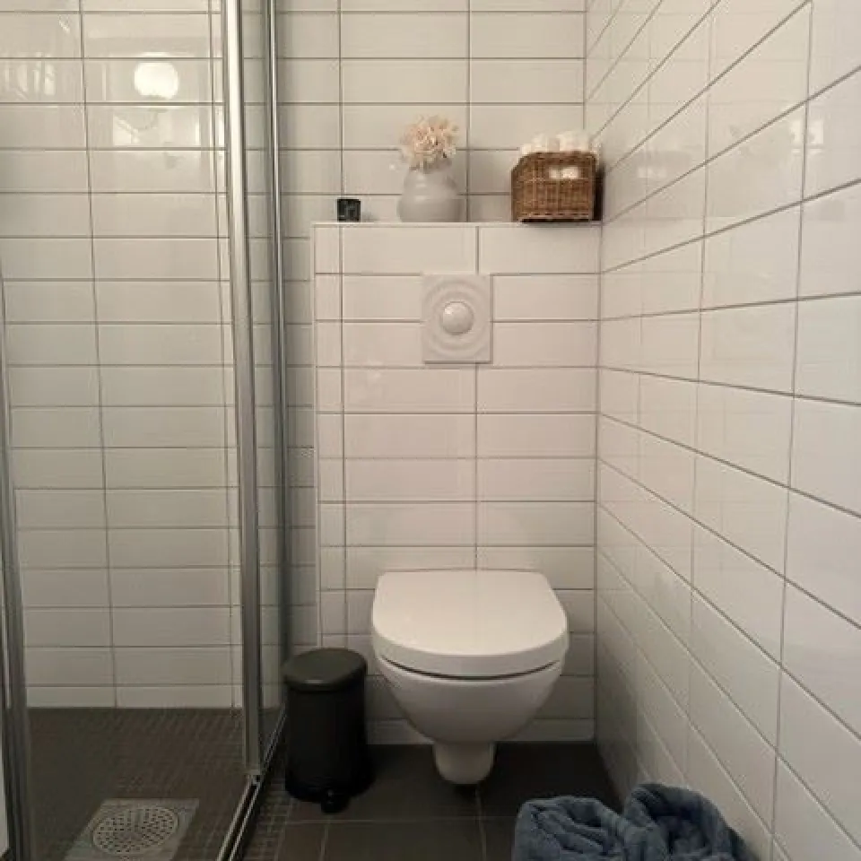 BUSTULVEGEN 6