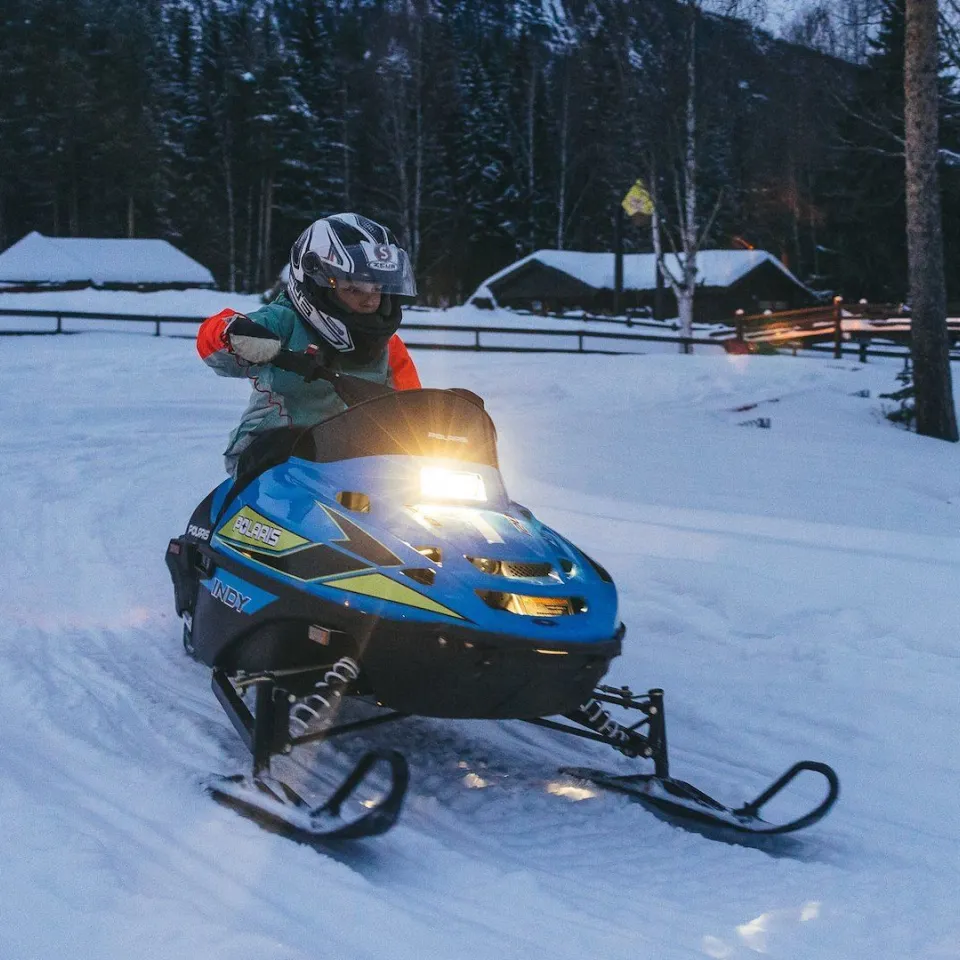 Pakke med overnatting i Snøhotellet Familierom