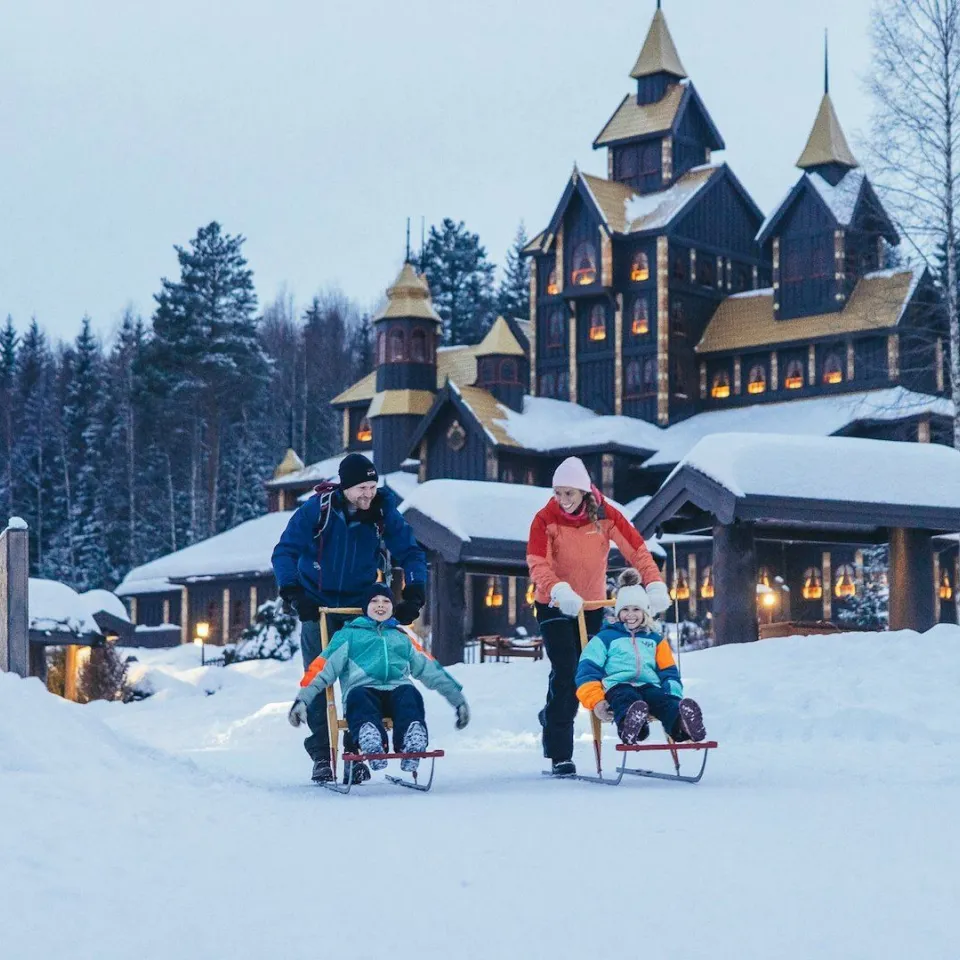 Pakke med overnatting i Snøhotellet Familierom